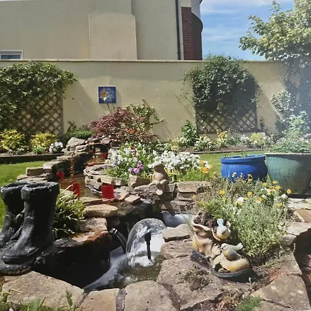 Quiet Luxury Walk To The Sea Bed & Breakfast Galway